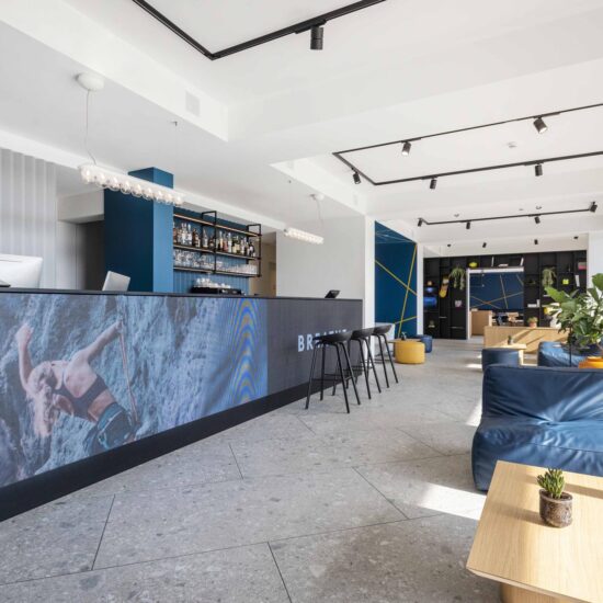 import blog slider giochi di linee e colore lhotel hoody active happiness con il gres mystone ceppo di gre 9