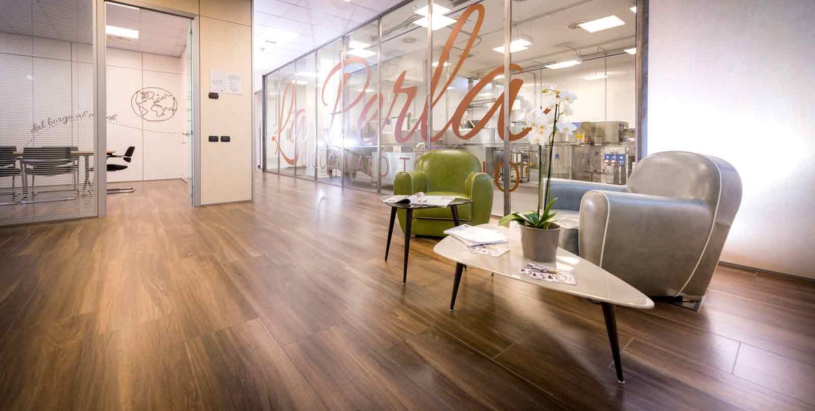 La chaleur accueillante de Treverkchic pour une chocolaterie à Turin